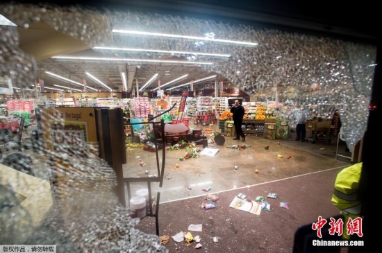 【ag亚娱官网】
18岁的蔡少芬 18岁的黎姿 18岁的朱茵 看到张曼玉:姐姐恋爱么?(图3) ag亚娱官网