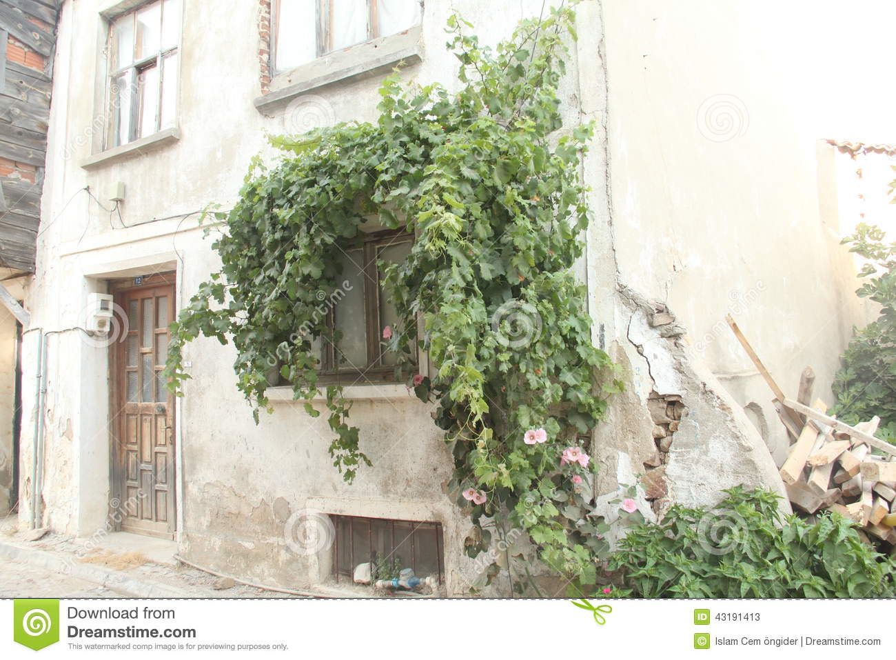 AG亚娱集团官方:第二千一百四十六章 死里逃生、十三翼再现(图3) AG亚娱集团