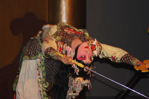 超工伤保险范围的医药费该由谁承担?:AG亚娱集团(图2) AG亚娱集团