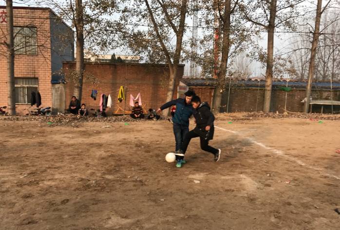 超工伤保险范围的医药费该由谁承担?:AG亚娱集团(图1) AG亚娱集团