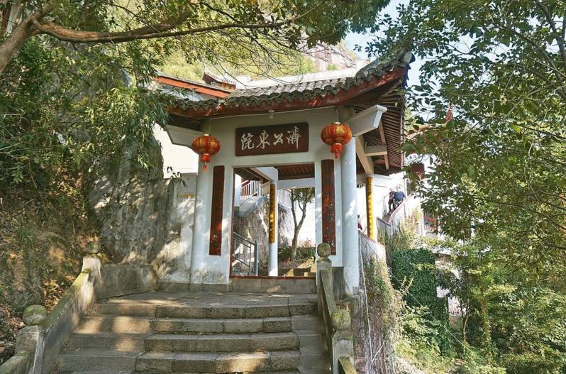 杭州失踪女子嫂子:失踪前一周见过她一家三口散步_AG亚娱集团官方(图1) AG亚娱集团